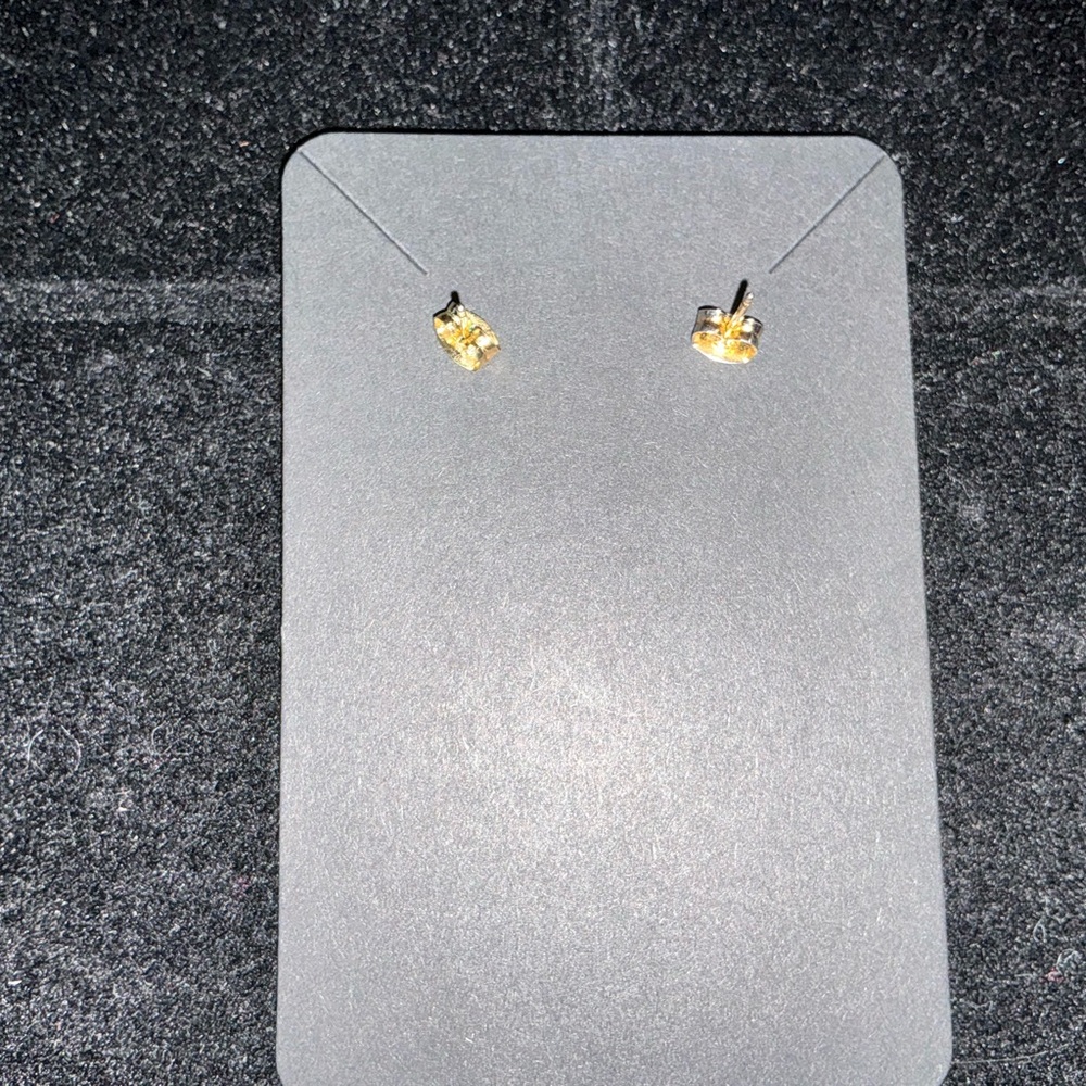 Tai Aqua chalcedony stud earrings - Picture 6 of 6